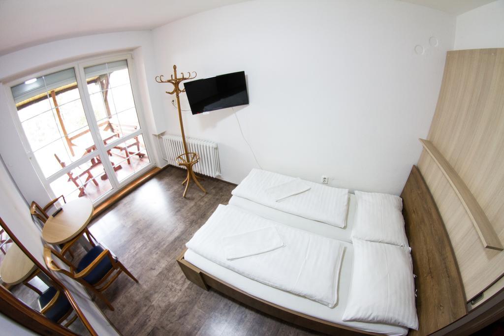Pension Thaya Znojmo Exteriör bild